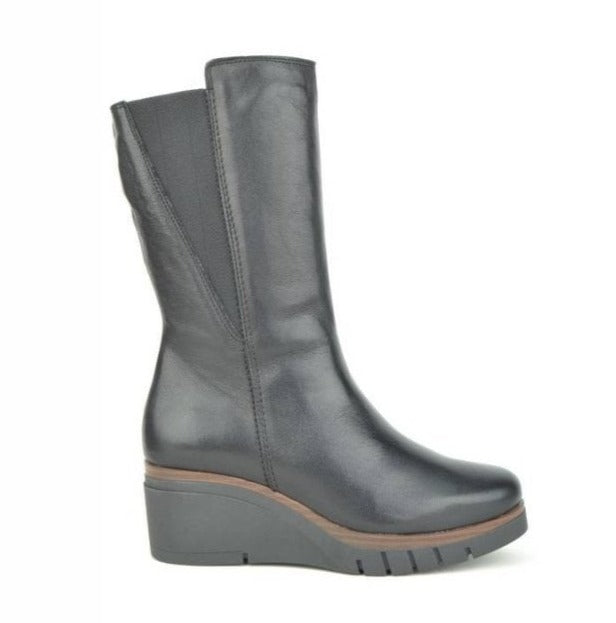 Paula Urban 10 1138 Texas Black