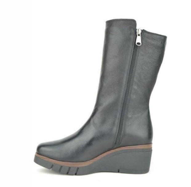 Paula Urban 10 1138 Texas Black