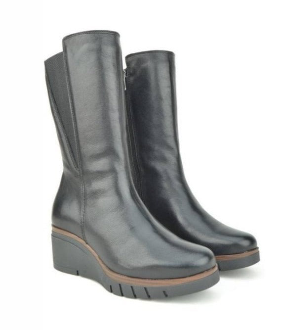 Paula Urban 10 1138 Texas Black