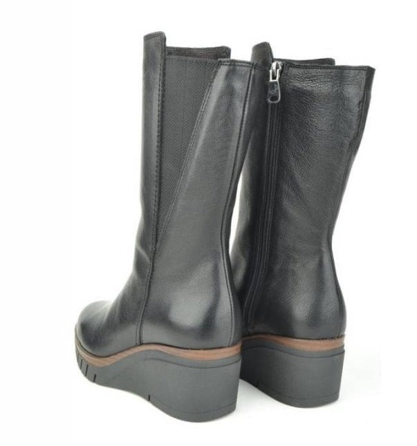 Paula Urban 10 1138 Texas Black
